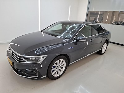 Volkswagen PASSAT 1.4 TSI PHEV 6-DSG GTE Business 4d