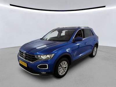 Volkswagen T-roc 1.4 1.5 TSI 150PK DSG STYLE BUSINESS MULTIMEDIA WINTER TREKHAAK LEER, 2022