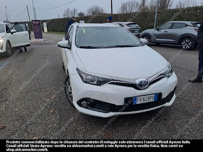 Toyota auris hybrid active touring sports -