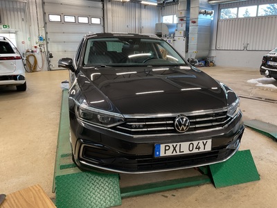 Volkswagen Passat GTE 218hk SC Executive Businesspkt Dragpkt Varmare