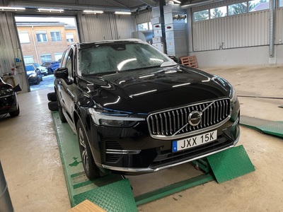 Volvo XC60 Recharge T6 AWD 350hk Core Edition Pano Klimatpaket