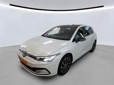 Volkswagen Golf 0.9 1.0 TSI 110PK LIFE PANORAMA TREKHAAK, 2021
