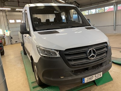 Mercedes-Benz Sprinter 215 CDI RWD Chassi Crew Cab flatbed 150hk AUT