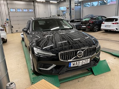 Volvo V60 Recharge T6 350hk AWD Core Edition Klimat Lader Drag