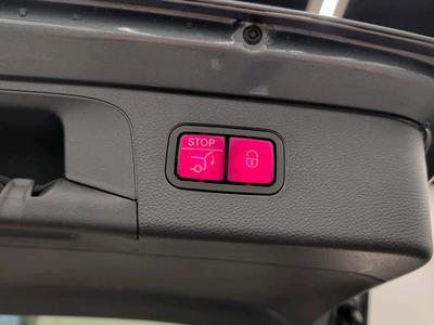 Mercedes-Benz GLC-CLASS 2.0 GLC 300 E AUTO 4MATIC