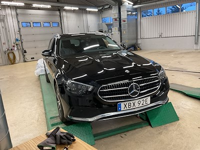 Mercedes-Benz E-Class E 300de T 320hk SE Edition Premiumpkt Drag