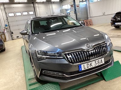 Skoda Superb iV PHEV Combi DSG 218hk Style Drag Lader