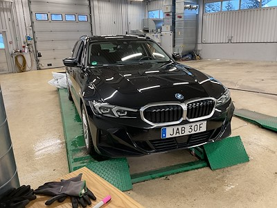 BMW 3-SERIE 330e xDrive Sport Line Drag HiFi Adaptiv Fart Rattvarme