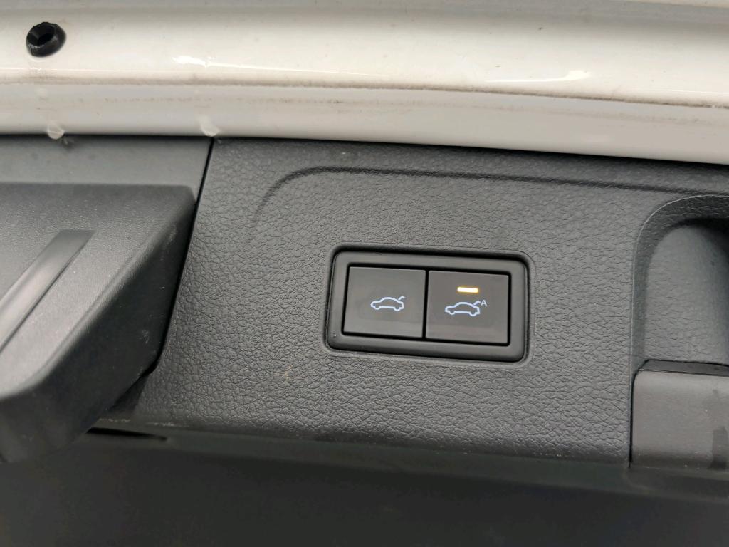 Volkswagen PASSAT 2.0 Tdi Scr 200ps Elegance 4motion Dsg