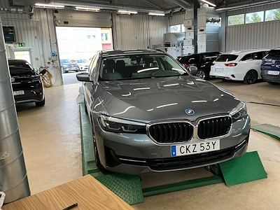 BMW Series 5 530e Touring Connected Skinn