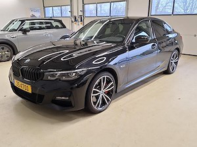 BMW 330e m-sport xdrive 184 CV Business Pack Plus, Comfort Pack, Attelage, LED, Drive Assist Pack