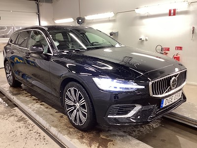 Volvo V60 Recharge T6 350hk AWD Core Edition Drag Lader H&amp;K