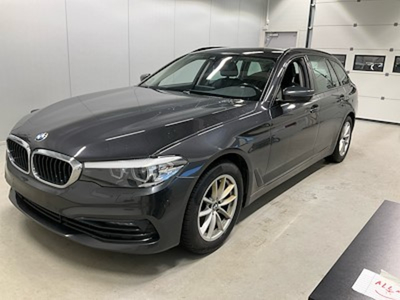 BMW Series 5 2.0 520d Touring F Connected Auto UA!