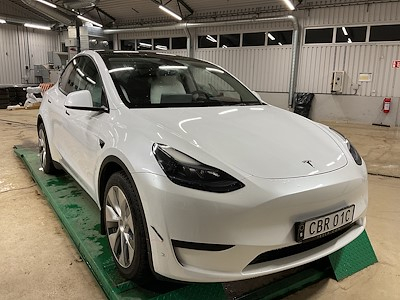 Tesla Model Y Standard Range RWD 299hk Drag