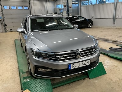 Volkswagen Passat 2.0 TDI 200hk 4Motion R-Line DSG Varmare Cockpit