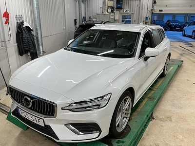 Volvo V60 Recharge T6 350hk AWD Core Edition Drag 360kamera