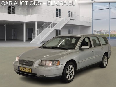 Volvo V70 2.4 2.4 MOMENTUM, 2005