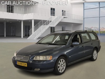 Volvo V70 2.4 2.4 MOMENTUM, 2005