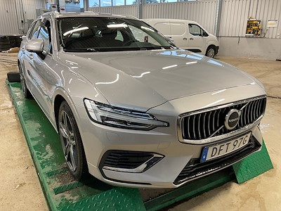 Volvo V60 Recharge T6 350hk AWD Core Edition Drag