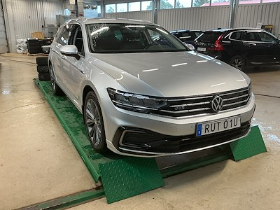 Volkswagen Passat GTE 218hk SC NAVI Skinn Alcantara Lane Assist