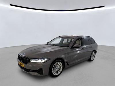 BMW 5-SERIE TOURING 1.9 530E PHEV 292PK AUT XDRIVE BNS ED+ PARK PANO TREKHAAK, 2022