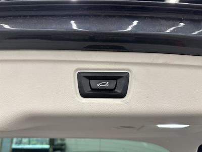 BMW Series 3 2.0 318D AUTO TOURING Essential Edition