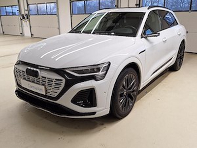 Audi Q8 55 114kwh s-line quattro 408 CV Toit Pano, Chargeur embarque, HUD, Retro virtuels, Pack Assistance