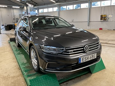 Volkswagen Passat SportsCombi GTE 218hk Pano