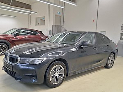 BMW 318d advantage berline 150 CV PACKS; Business; Storage; Mirror; Attelage; BMW Live cockpit
