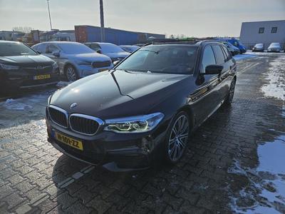 BMW 5-SERIE TOURING 1.9 530I HIGH EXECUTIVE EDITION M SPORT. PANORAMADAK, 2020