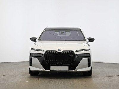 BMW M760e xDrive M performance paket, 2024