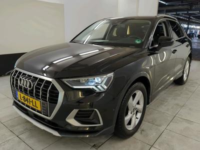 Audi Q3 1.4 35 TFSI BUSINESS EDITION, 2021