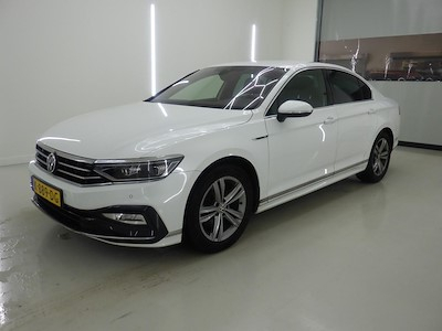 Volkswagen PASSAT 1.5 TSI 7-DSG Elegance Business R 4d