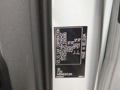 Volvo XC40 2.0 D4 MOMENTUM GEARTRONIC AUTO 4WD