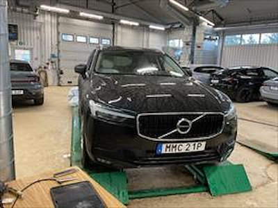 Volvo XC60 B4 197hk AWD Momentum Komfortstol Lader H/K Pano TEST LINK BELLOW