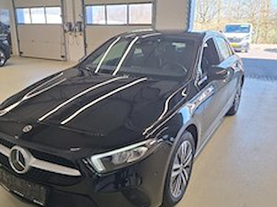 Mercedes-Benz A 250 business solution 160 CV Pack Driving Assist; Smartphone Integration; Sport suspention; GPS