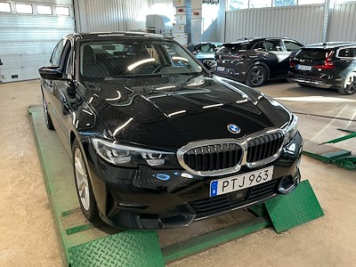BMW Series 3 330e 292hk Connected Edition Driving Assistant Parking Assistant