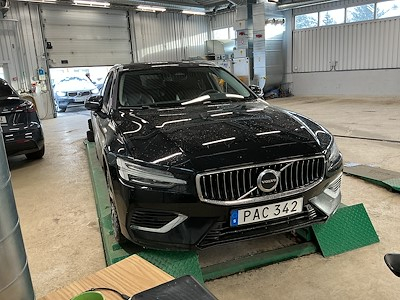 Volvo V60 Recharge T6 350hk AWD Core Edition Lader Drag