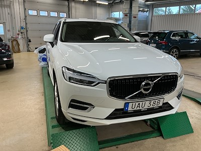 Volvo XC60 Recharge T8 AWD Momentum Panorama Drag Elstol