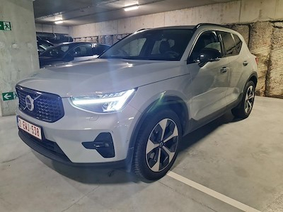 Volvo XC40 2.0 B3 MHEV ULTIMATE DARK DESIGN DCT