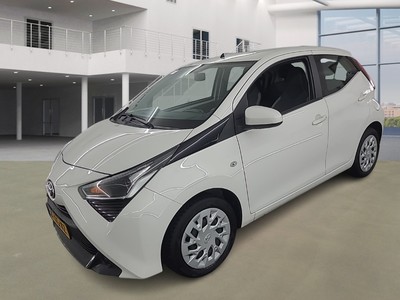 Toyota Aygo 0.9 1.0 VVT-I X-PLAY, 2021