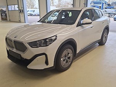 BMW Ix2 20 67kwh 204 CV Attelage; GPS