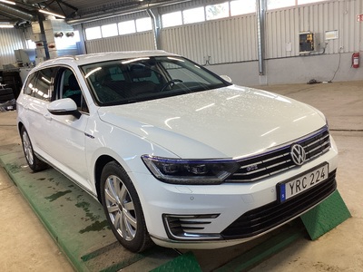 Volkswagen PASSAT GTE 218hk Cockpit Drag Varmare Lader