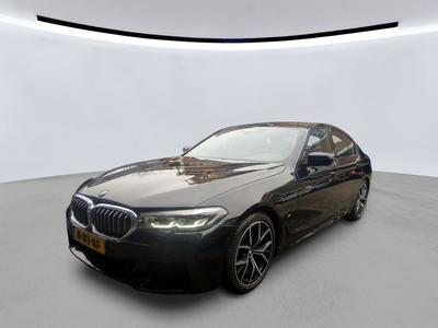 BMW 5-SERIE 1.9 520IA 184PK HIGH EXECUTIVE M-SPORT TREKHAAK, 2021
