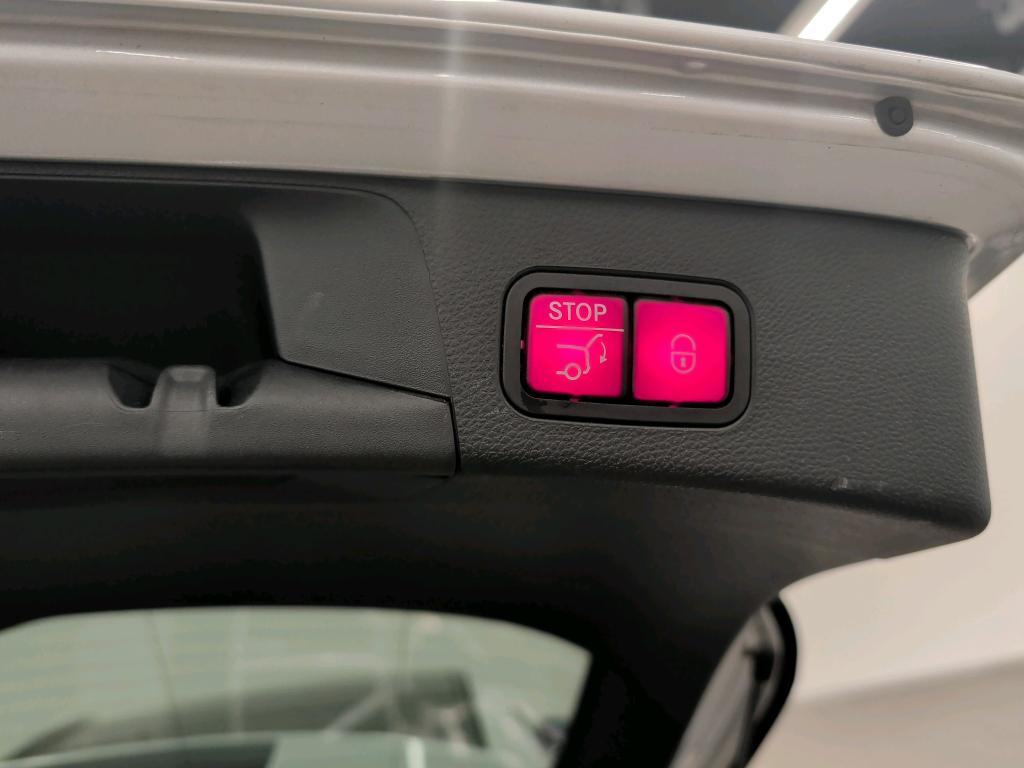 Mercedes-Benz C-CLASS 2.0 C 300 4MATIC AUTO 4WD