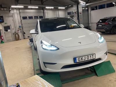 Tesla Model Y Long Range AWD 514hk Drag Skinn