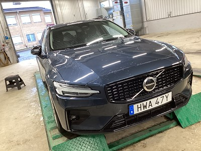 Volvo V60 B4 Bensin 197hk Plus Dark Lader Drag