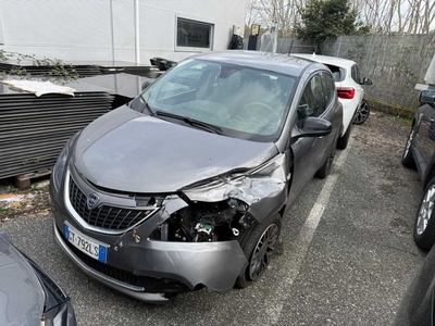 Lancia Ypsilon 1.0 FireFly 70cv Hybrid Platino, 2024