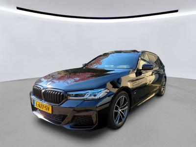 BMW 5-SERIE TOURING 1.9 530E M SPORT BUSINESS EDITION PLUS PANO TREKHAAK, 2021