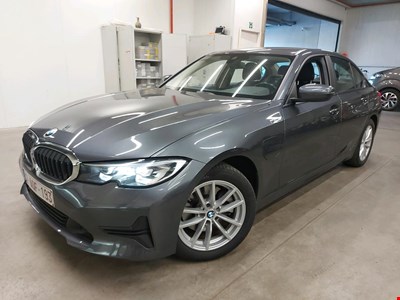 BMW 3 BMW 3 BERLINE 320e 204PK Business Edition With Heated Seats &amp; Harman Kardon Sound &amp; Electric Hatch &amp; Parking Assistant Pack HYB